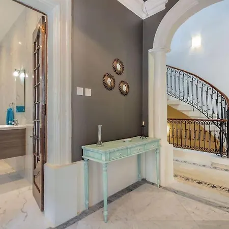 Spacious 4-bedrooms Townhouse In Tas-sliema Apartment Sliema