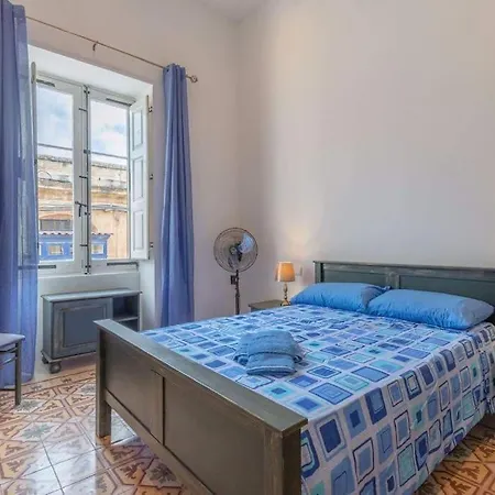 Spacious 4-bedrooms Townhouse In Tas-sliema Apartment *