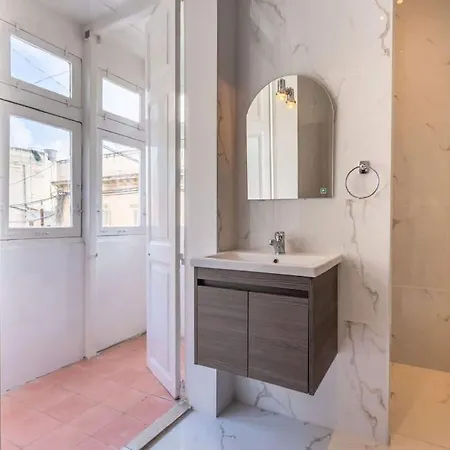 Spacious 4-bedrooms Townhouse In Tas-sliema Sliema