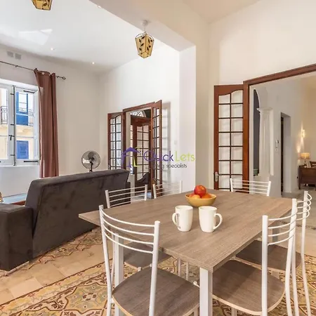 Spacious 4-bedrooms Townhouse In Tas-sliema