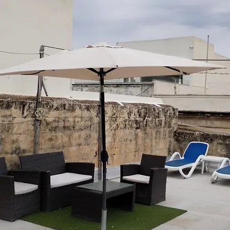 Spacious 4-bedrooms Townhouse In Tas-sliema *