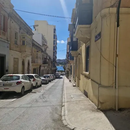 Spacious 4-bedrooms Townhouse In Tas-sliema Sliema