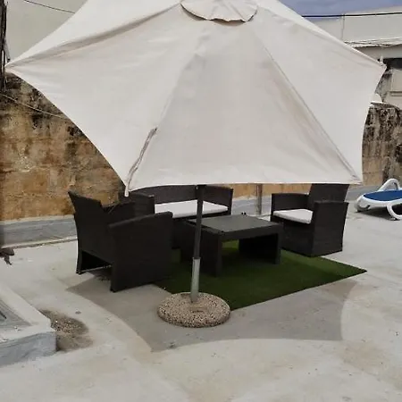 Spacious 4-bedrooms Townhouse In Tas-sliema Sliema