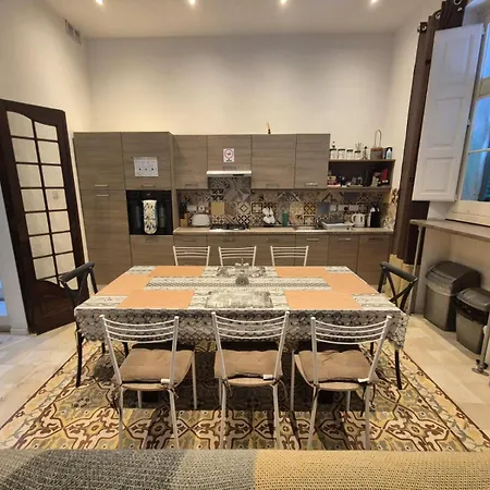 Apartment Spacious 4-bedrooms Townhouse In Tas-sliema Sliema
