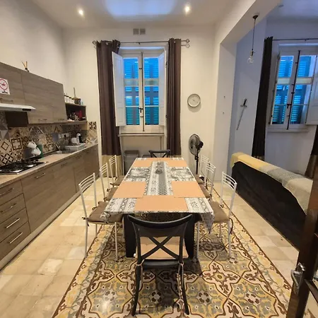 Spacious 4-bedrooms Townhouse In Tas-sliema *
