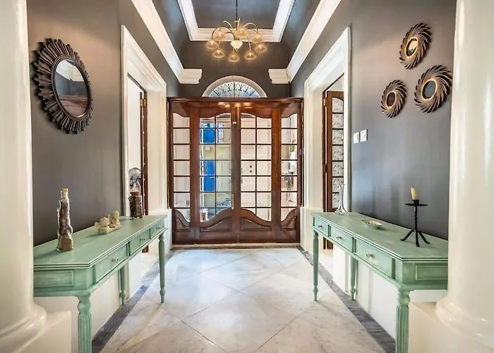 Spacious 4-bedrooms Townhouse In Tas-sliema * Σλιέμα