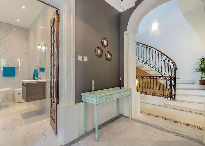 Spacious 4-bedrooms Townhouse In Tas-sliema Διαμέρισμα Σλιέμα