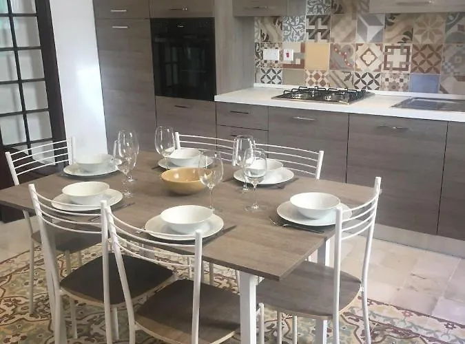 Spacious 4-bedrooms Townhouse In Tas-sliema Σλιέμα